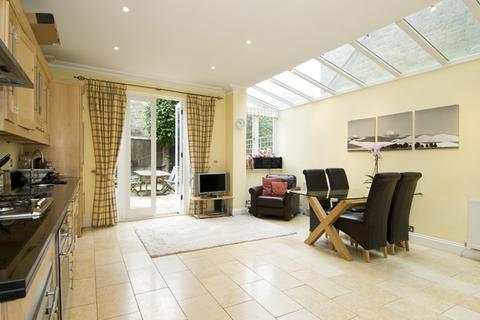 4 bedroom terraced house for sale, Bangalore Street, London SW15