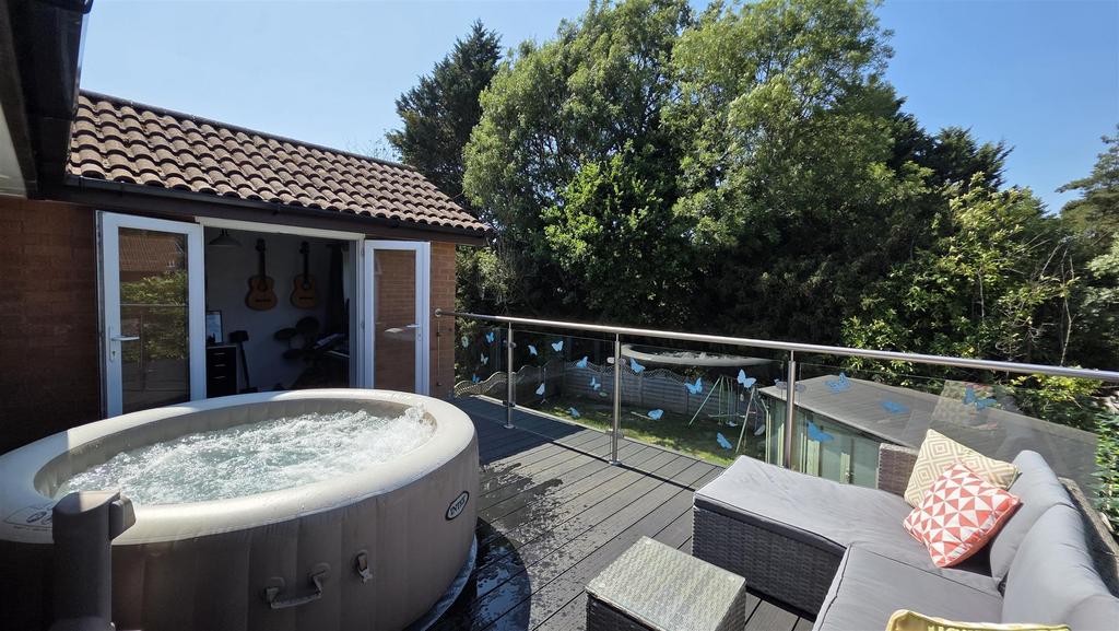 Balcony overlooking garden.jpg