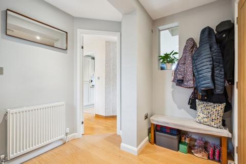 39 Alexander Close, Abingdon, OX14 1XA