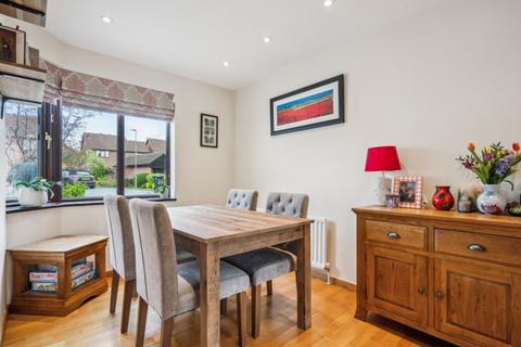 39 Alexander Close, Abingdon, OX14 1XA