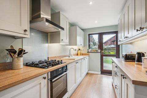 39 Alexander Close, Abingdon, OX14 1XA