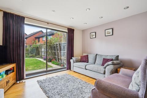 39 Alexander Close, Abingdon, OX14 1XA