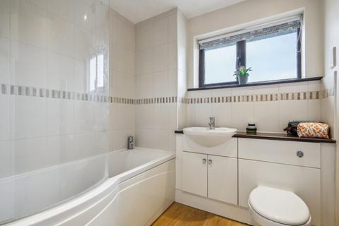 39 Alexander Close, Abingdon, OX14 1XA