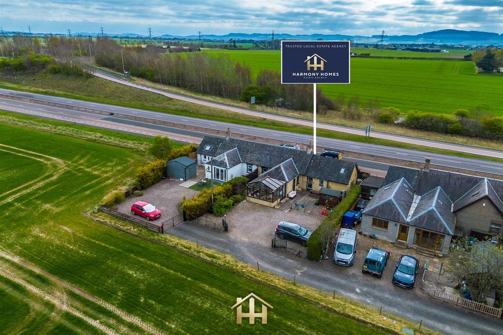 3 West Inchmichael Farm Cottage by Rait PH2 7 RS 09
