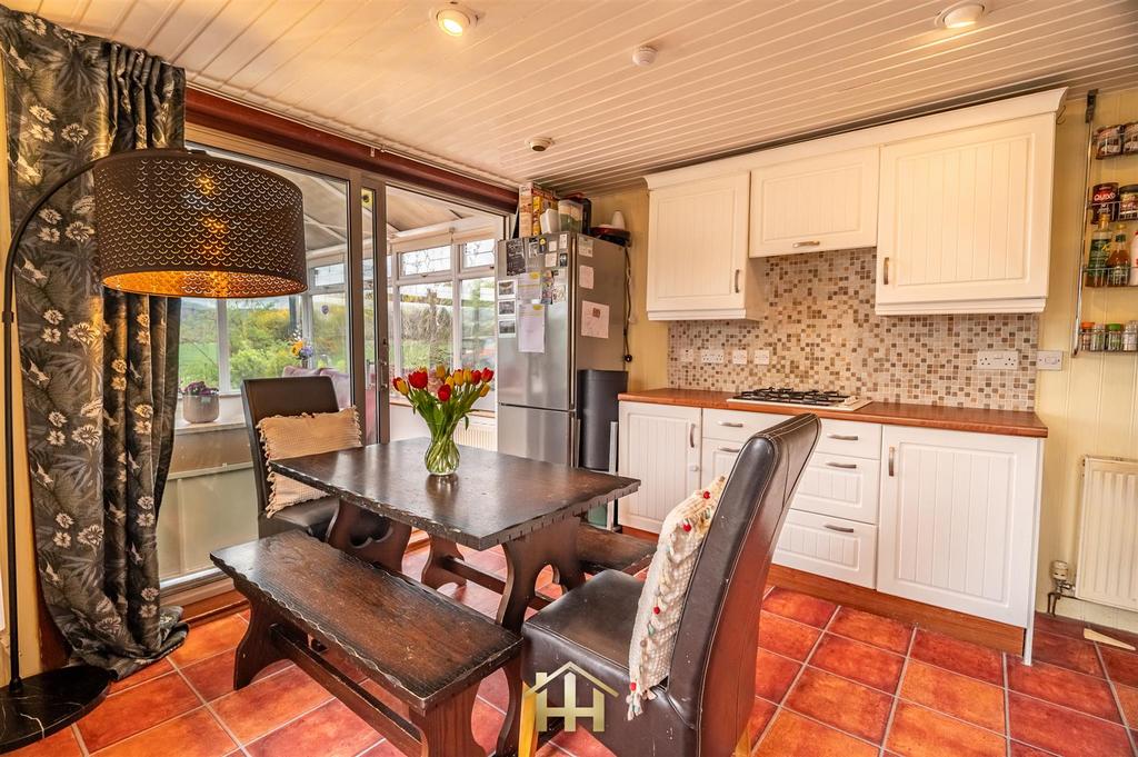 3 West Inchmichael Farm Cottage by Rait PH2 7 RS 09