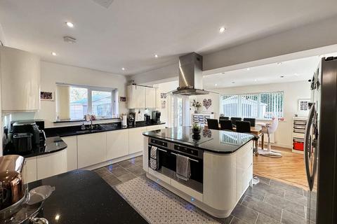 4 bedroom detached house for sale, Kersal Drive, Timperley