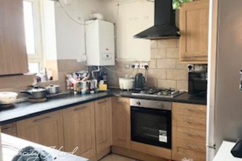 4 bedroom flat for sale, Wallwood Street, London