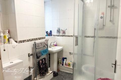 4 bedroom flat for sale, Wallwood Street, London