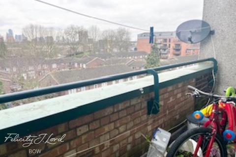 4 bedroom flat for sale, Wallwood Street, London