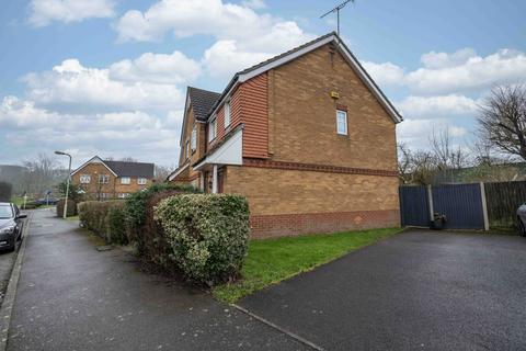 82 Gordon Close, Ashford, TN24 8RQ