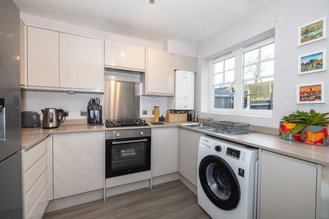 82 Gordon Close, Ashford, TN24 8RQ