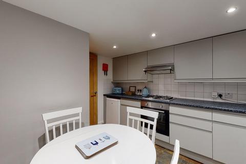 2a Church Square, Broadstairs, CT10 1HB