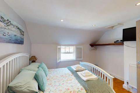 2a Church Square, Broadstairs, CT10 1HB