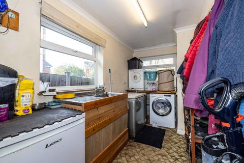 2 Byron Close, Canterbury, CT1 1XN