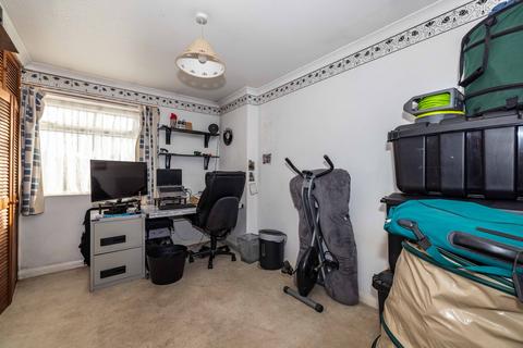 2 Byron Close, Canterbury, CT1 1XN