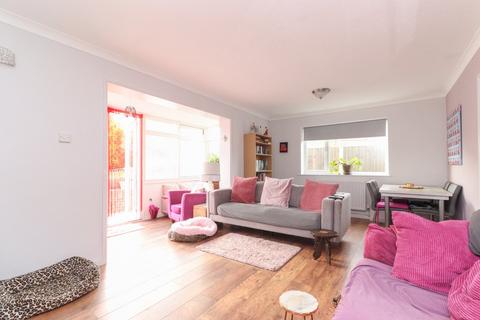 2 bedroom bungalow for sale, Firbank Gardens, Margate, CT9