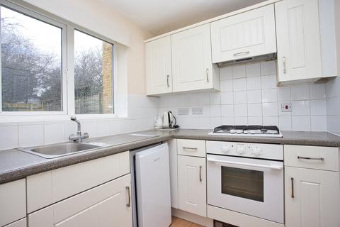 18 Carter Close, Hawkinge, Folkestone, CT18 7TS