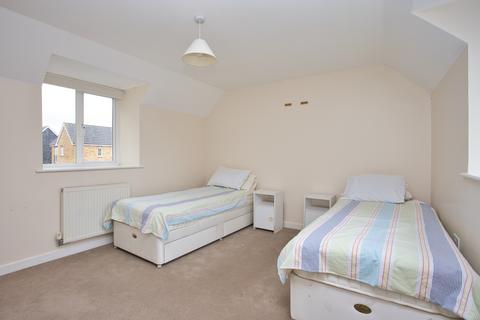 18 Carter Close, Hawkinge, Folkestone, CT18 7TS