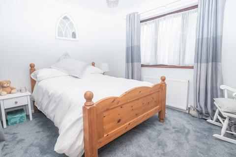 3 Beamont Close, Manston, Ramsgate, CT12 5LZ