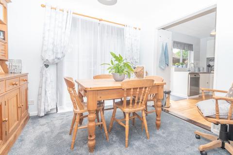 3 Beamont Close, Manston, Ramsgate, CT12 5LZ