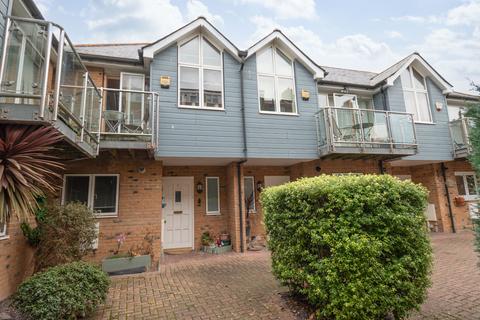 3 Apsley Court, Ramsgate, CT11 8HD