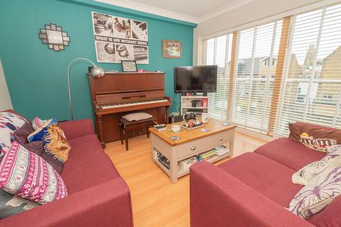 3 Apsley Court, Ramsgate, CT11 8HD
