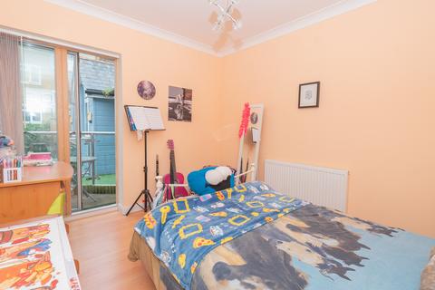 3 Apsley Court, Ramsgate, CT11 8HD