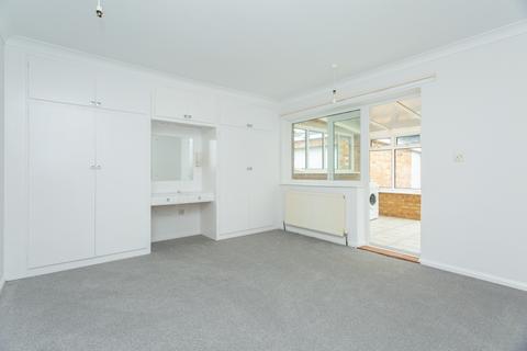 10 Oakwood Drive, Whitstable, CT5 1NY