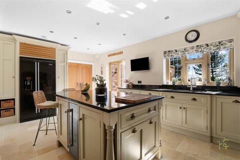5 bedroom detached house for sale, Main Street, Evesham WR11