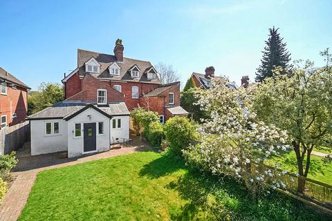 8 High Path, Easebourne, Midhurst, GU29 9BD
