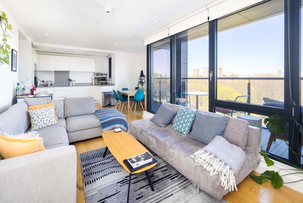 Living Room/Kitchen