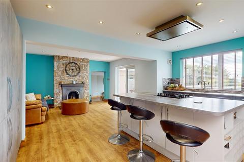 4 bedroom detached bungalow for sale, Warners Road, Milton Keynes MK17