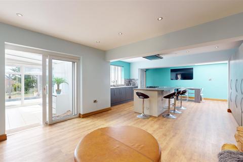 4 bedroom detached bungalow for sale, Warners Road, Milton Keynes MK17