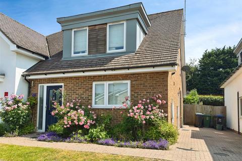 16 Achilles Close, Hemel Hempstead, HP2 5QA