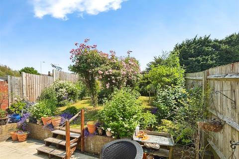 16 Achilles Close, Hemel Hempstead, HP2 5QA