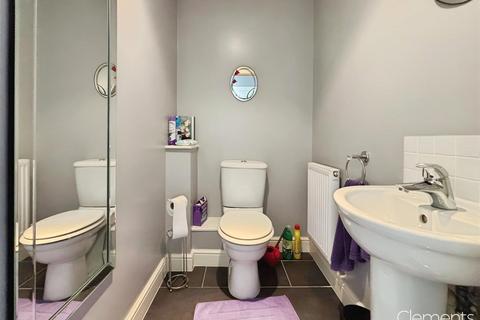 16 Achilles Close, Hemel Hempstead, HP2 5QA