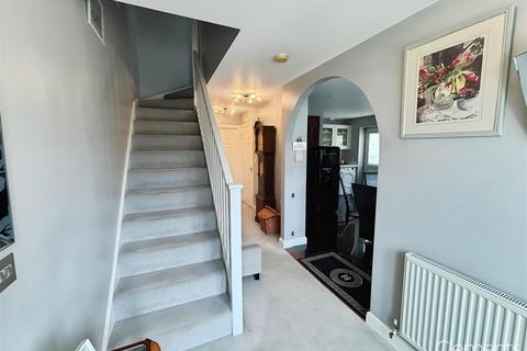 16 Achilles Close, Hemel Hempstead, HP2 5QA