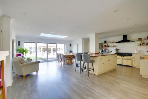 5 bedroom link detached house for sale, The Trundle, Somersham, Huntingdon