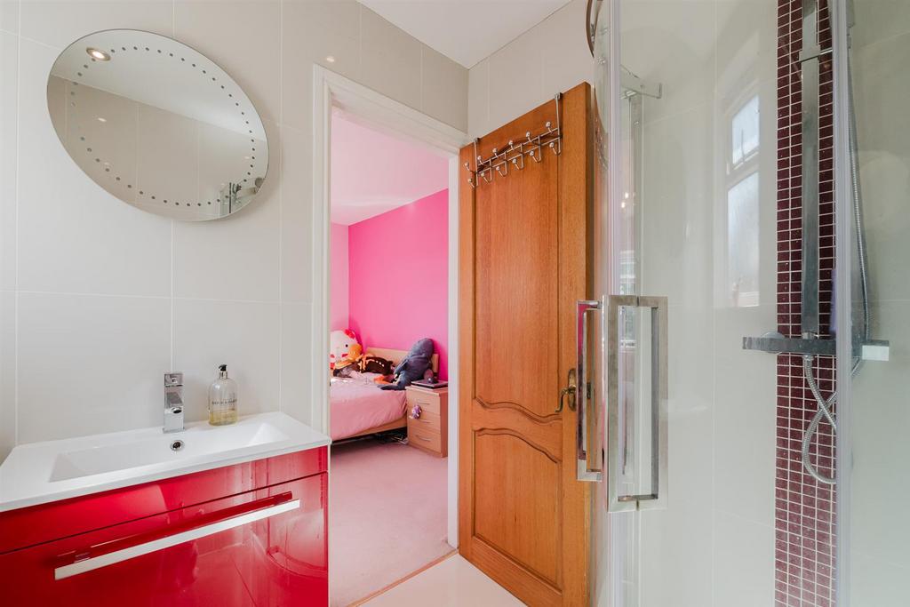 En Suite Shower Room - Bed 2 Aspect 2