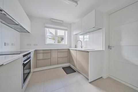 4 Tangmere Grove, Kingston Upon Thames, KT2 5GT
