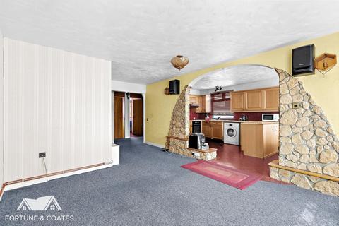 2 bedroom flat for sale, Barley Croft, Harlow