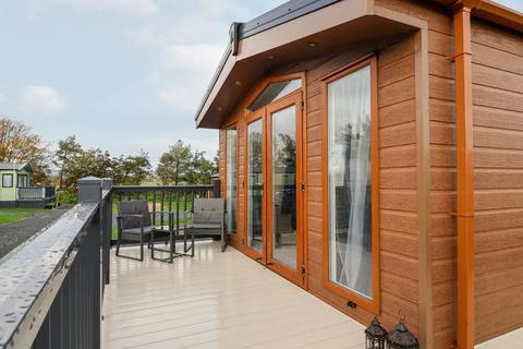 2 bedroom lodge for sale, East Heslerton   Malton