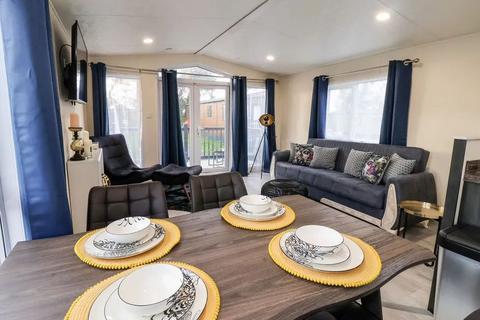2 bedroom lodge for sale, East Heslerton   Malton