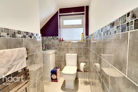 4 bedroom semi-detached house for sale, Kensington Close, Leicester