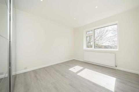 3 bedroom flat for sale, Elm Avenue, London W5