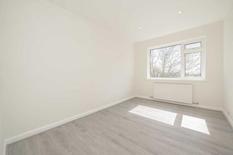 3 bedroom flat for sale, Elm Avenue, London W5