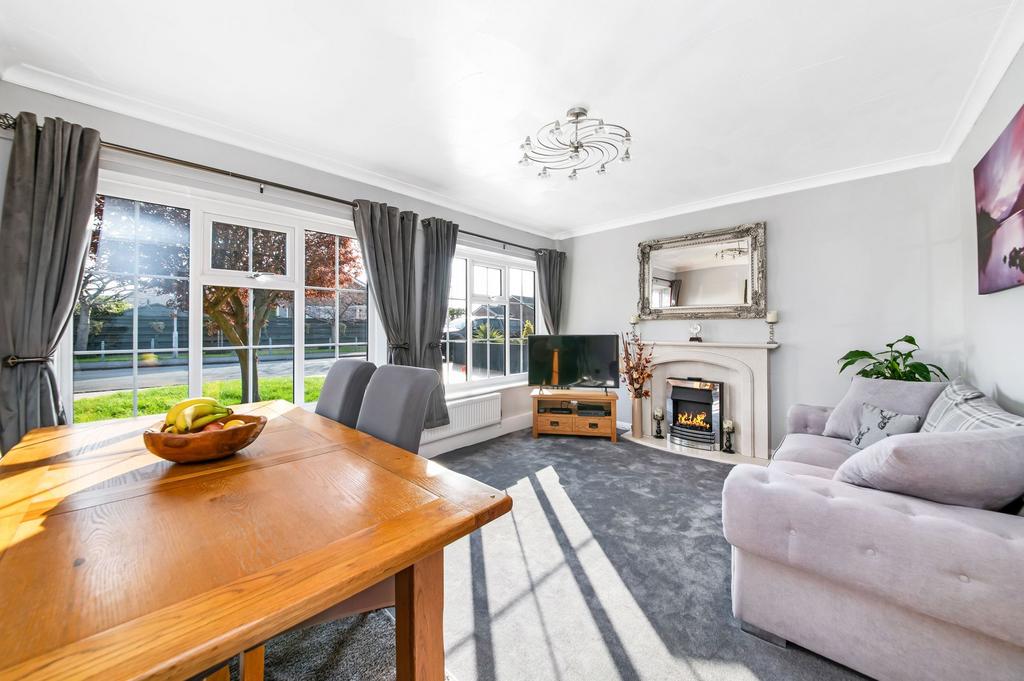 Living/dining room