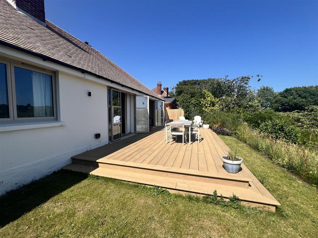 Rear Garden: