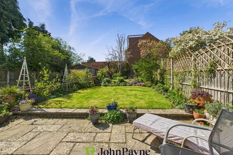 3 bedroom semi-detached house for sale, Dillotford Avenue, Styvechale, Coventry, CV3