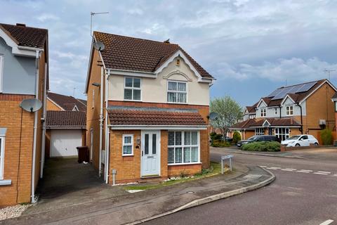 3 bedroom detached house to rent, Radleigh Close, Delapre, Northampton, NN4